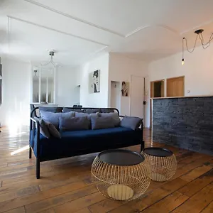 Cosy Republique Apartment